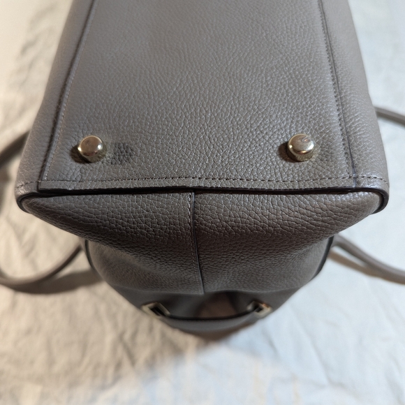 Coach Swagger - Picture 9 of 16